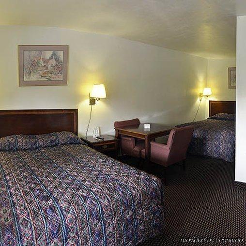 Rodeway Inn & Suites 彭德尔顿 客房 照片