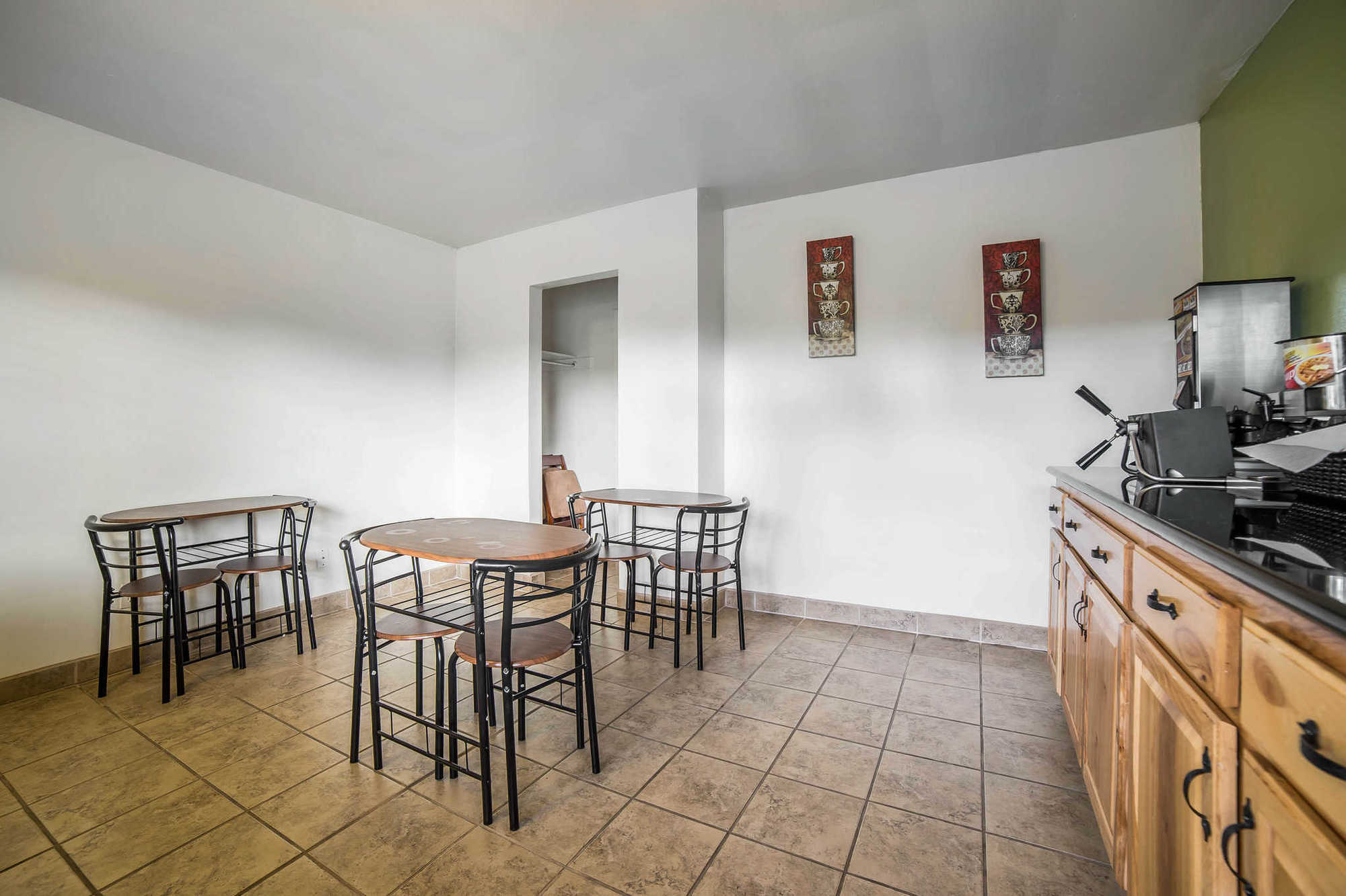 Rodeway Inn & Suites 彭德尔顿 设施 照片