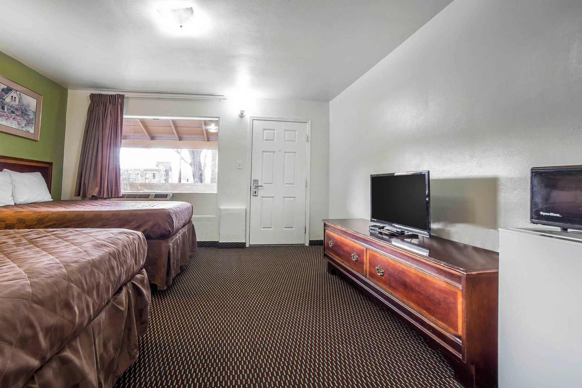 Rodeway Inn & Suites 彭德尔顿 客房 照片