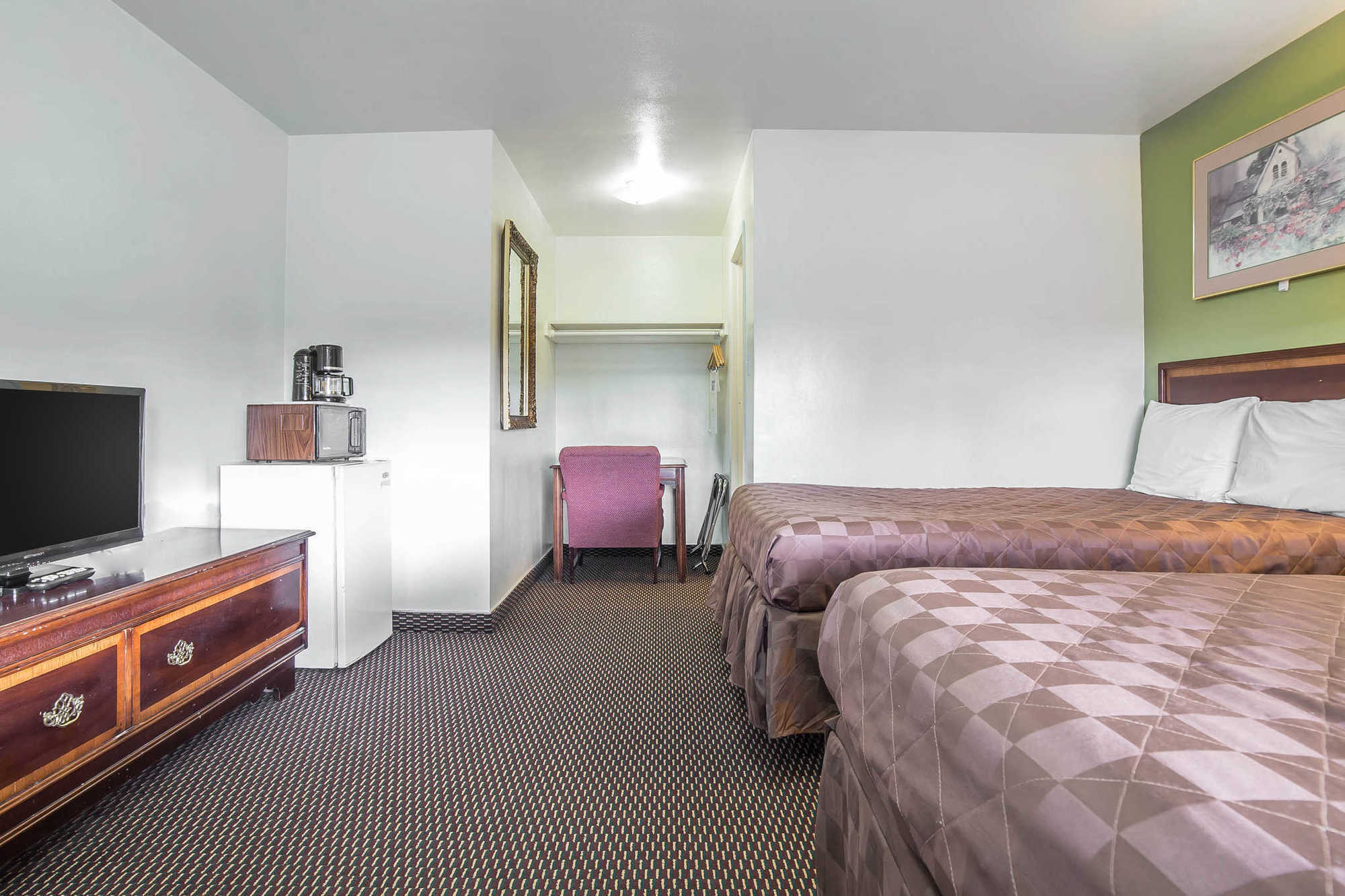 Rodeway Inn & Suites 彭德尔顿 客房 照片