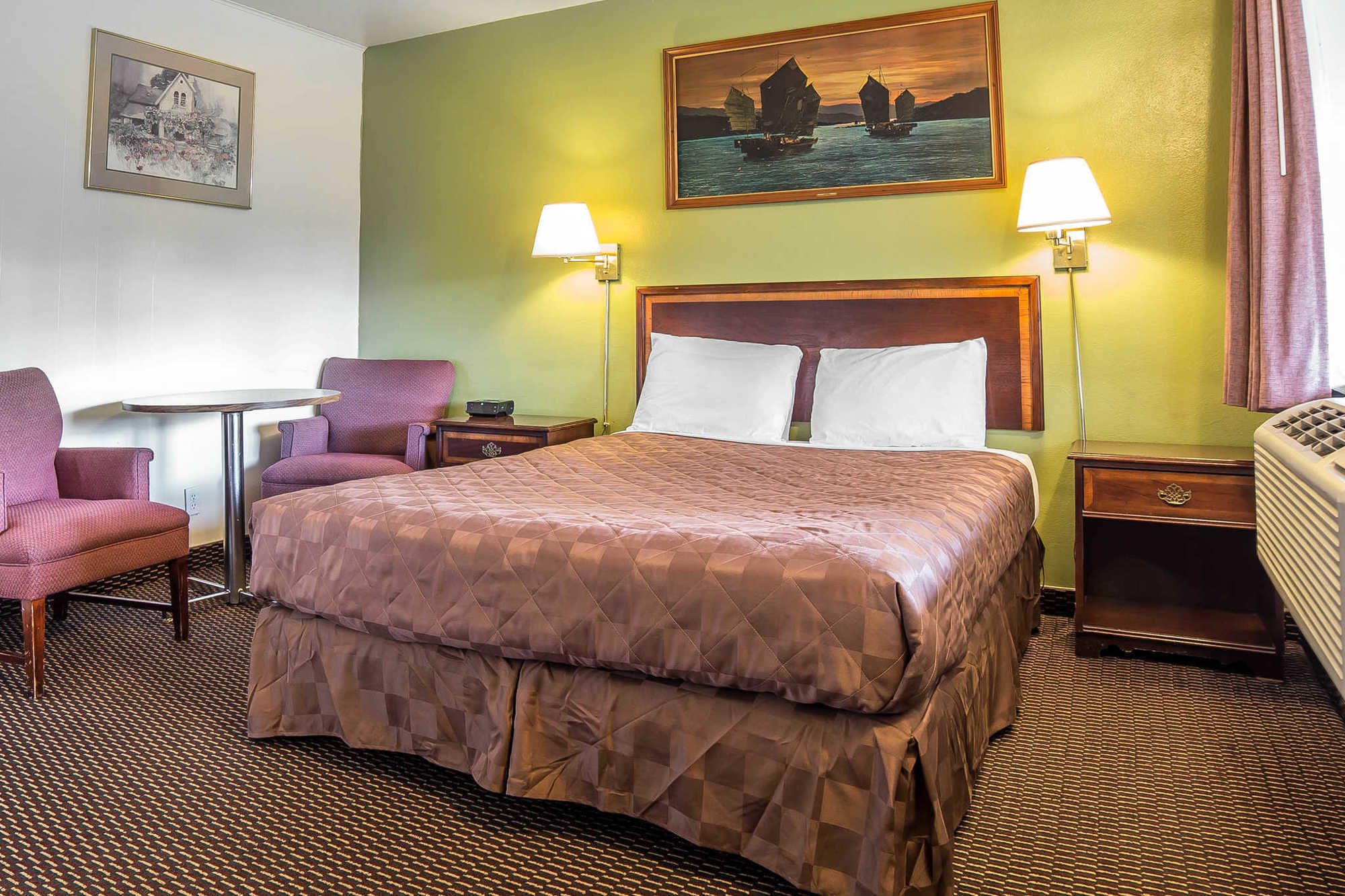 Rodeway Inn & Suites 彭德尔顿 客房 照片