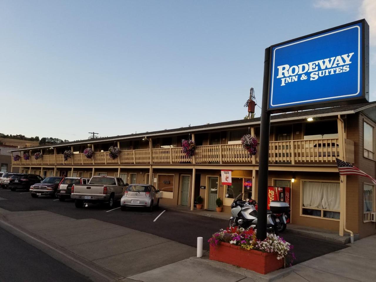 Rodeway Inn & Suites 彭德尔顿 外观 照片