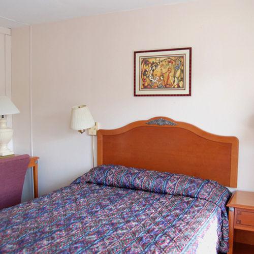 Rodeway Inn & Suites 彭德尔顿 客房 照片